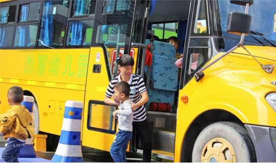 校車安全知識，小朋友乘坐校車要注意什么？