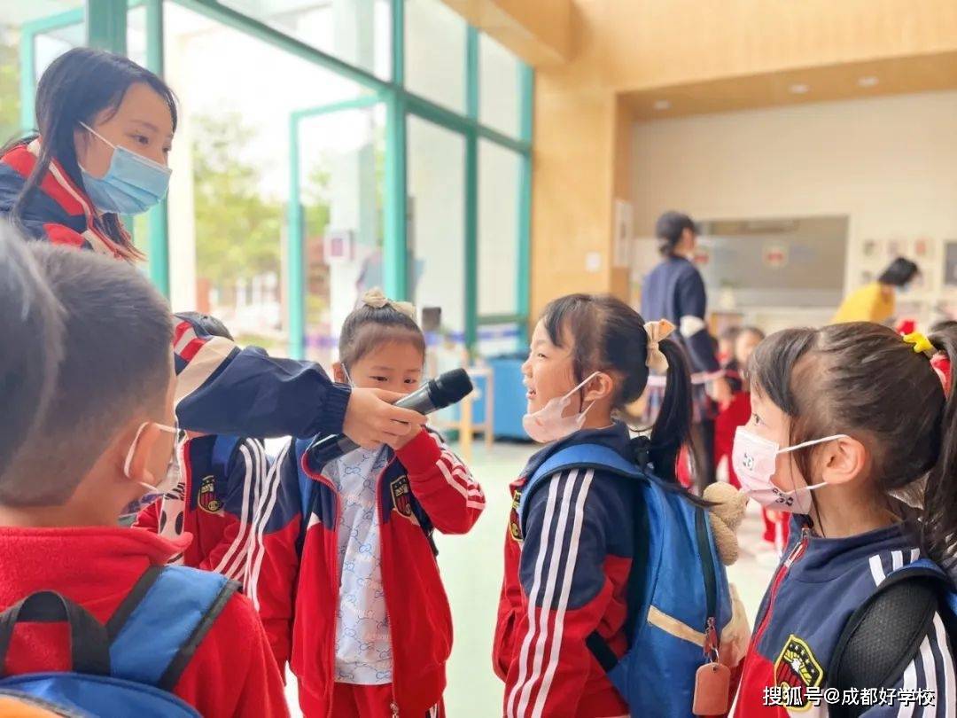 遇事不慌，聽(tīng)從指揮！柏林陽(yáng)光幼兒園校車(chē)安全演練，為愛(ài)護(hù)航！