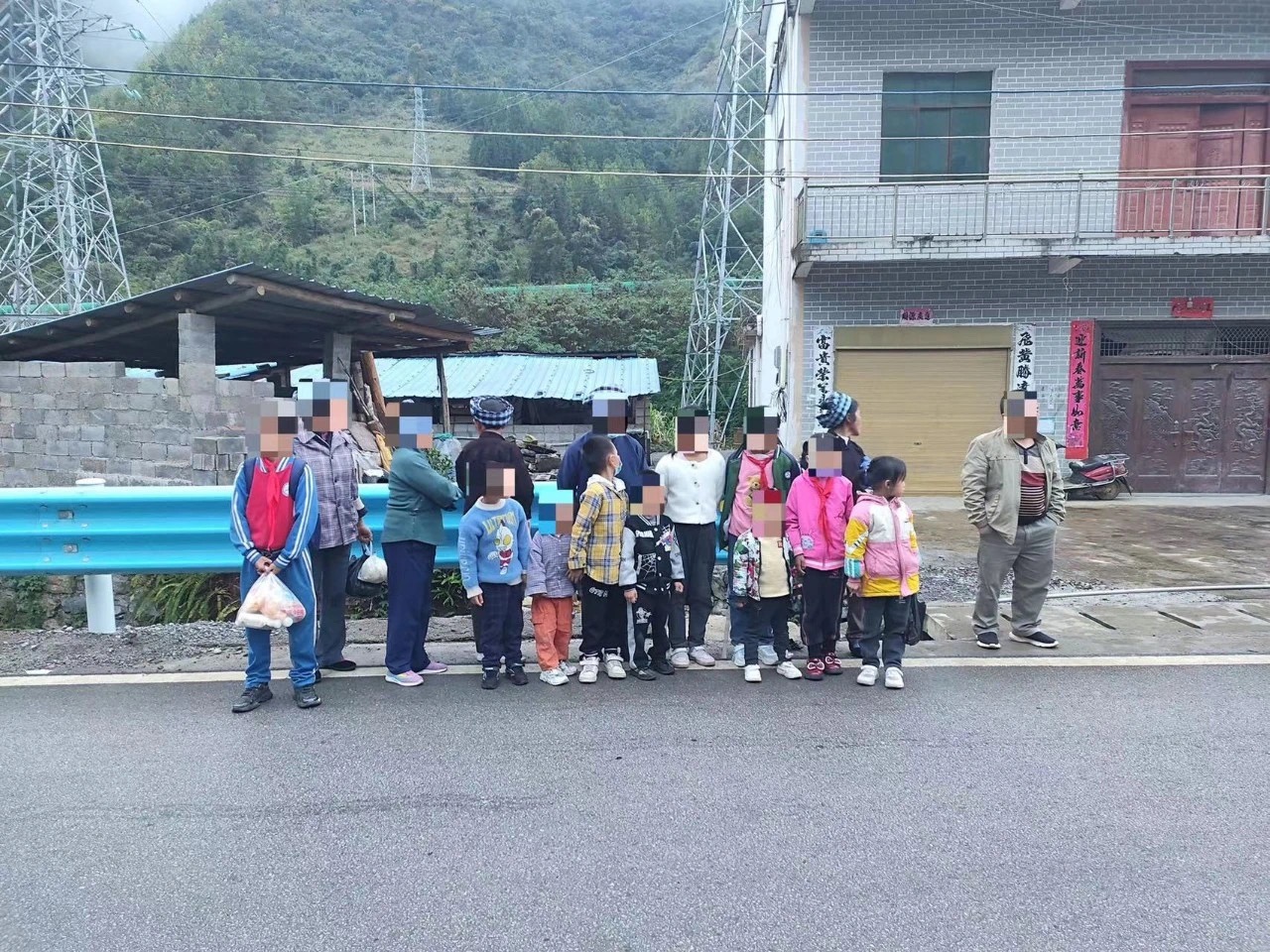 非法營(yíng)運(yùn)“黑校車”，貴州一駕駛員被依法判刑！