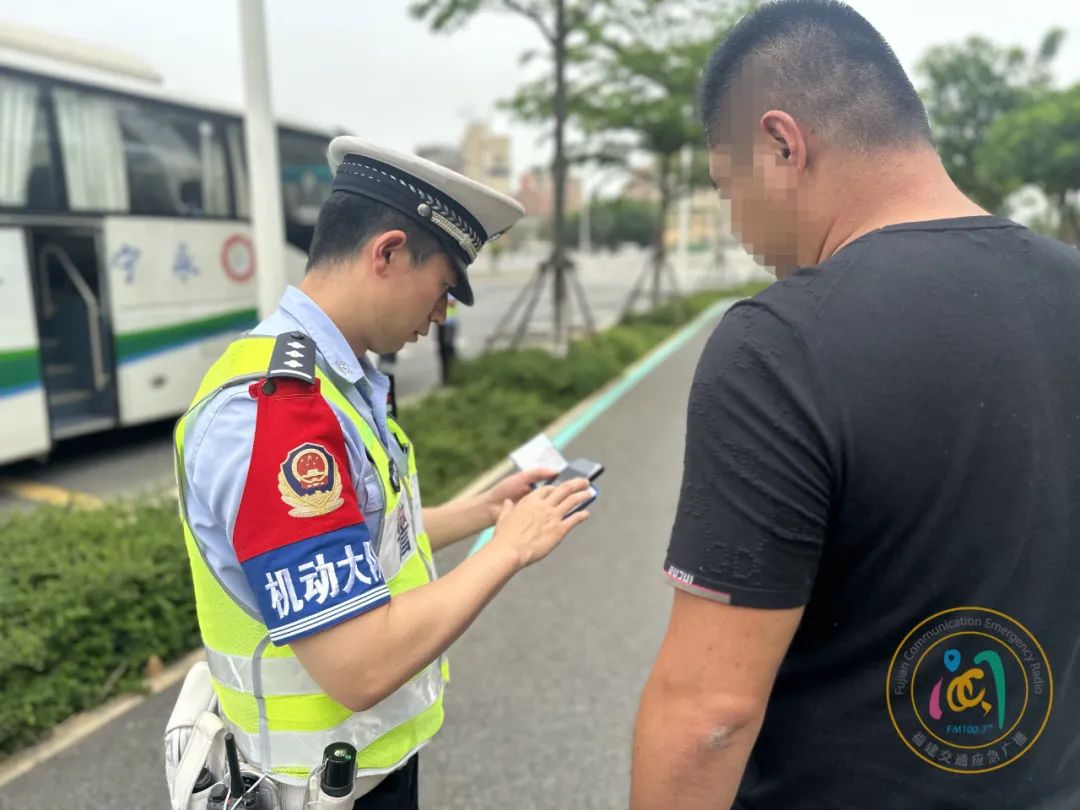 兩輛“黑校車”，被查！