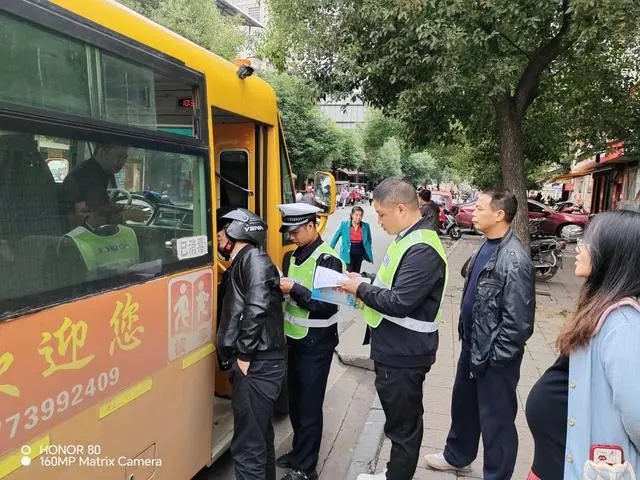 轅門口街道：為愛護(hù)航，鋪好平安“求學(xué)”路