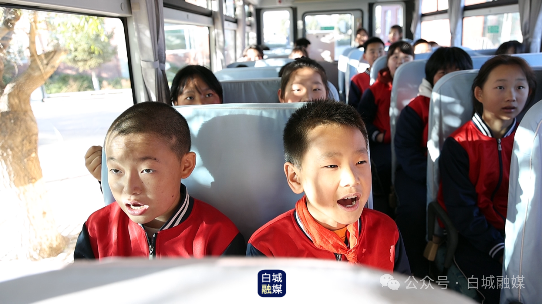 洮北區校車變身“移動紅色課堂”