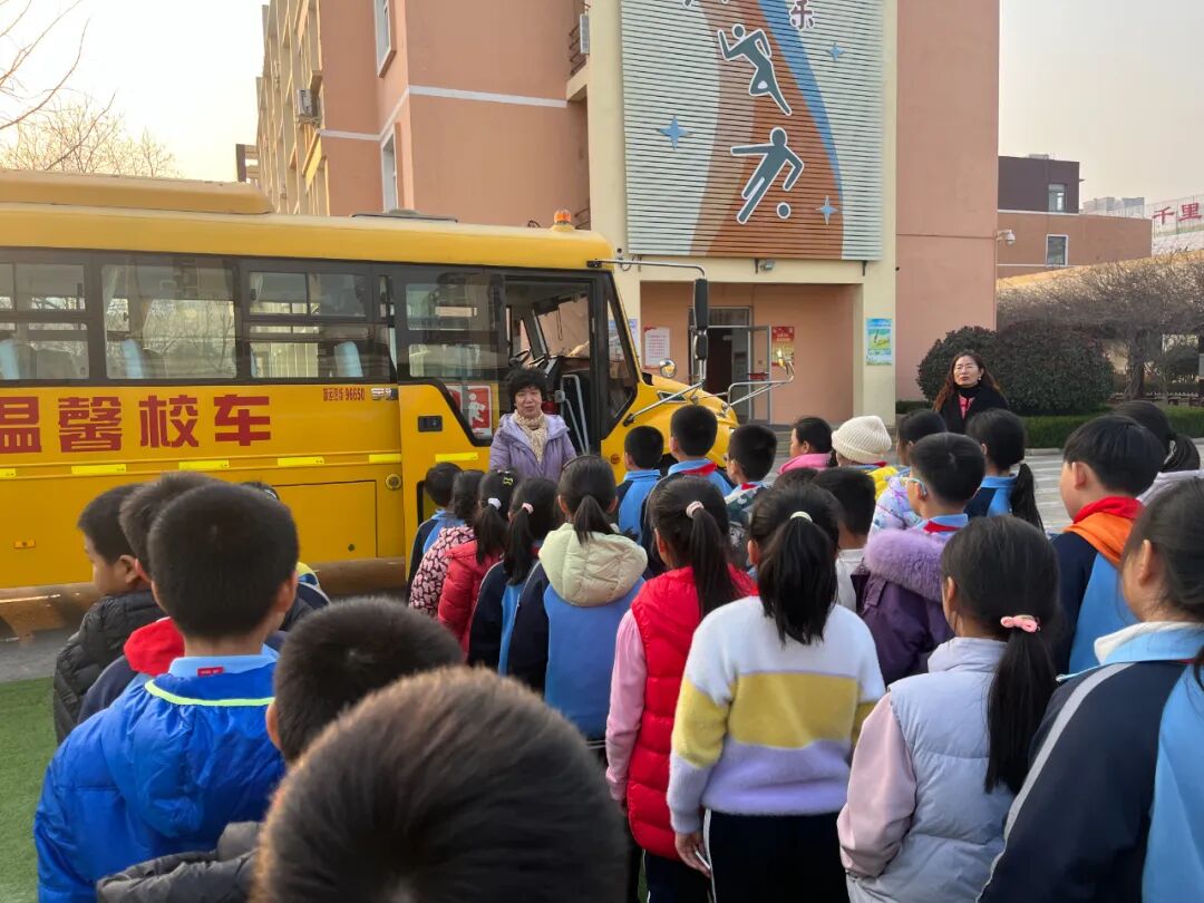 【蘭亭●校車演練】安全“童”行，為愛護航—蘭亭小學舉行校車安全演練