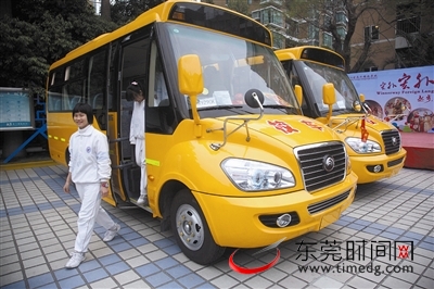 今天開學 東莞多輛“長鼻子”校車上路