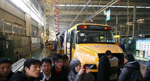探秘中國(guó)“最牛”校車(chē)生產(chǎn)基地（圖）