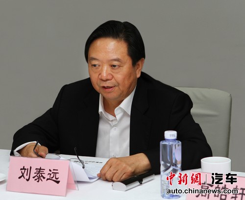 全國校車有望裝上“自動(dòng)防撞器”預(yù)防交通事故