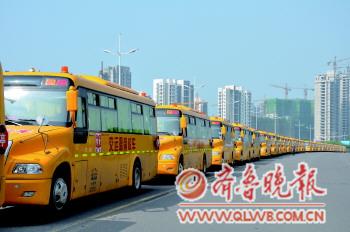 濟(jì)南：開(kāi)發(fā)區(qū)70輛新能源校車運(yùn)行(圖)