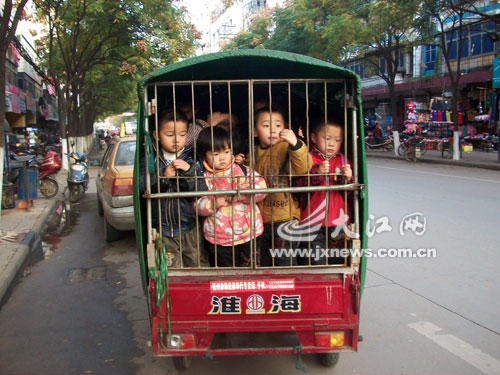 三輪籠子車？這是幼兒園校車！[圖]