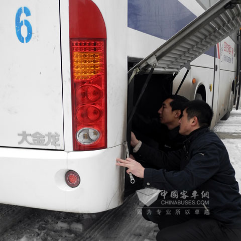 售后服務人員提前走訪為客戶排查安全隱患