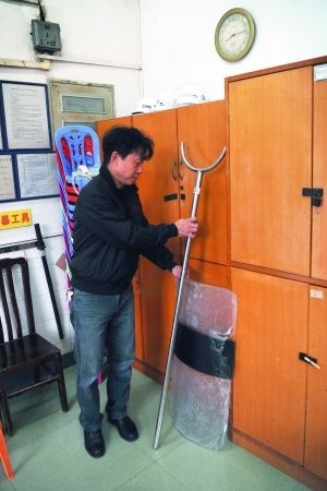 開學(xué)首日烏龍媽媽把兒子送錯(cuò)校車 全城尋兒