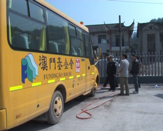 湖南:武陵源區(qū)開(kāi)展校車安全大檢查
