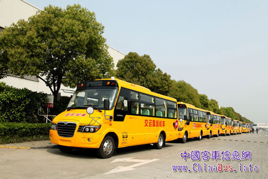 海格校車溫馨服務青島交運