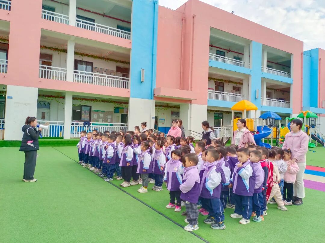 【安全教育】校車應急演練，筑牢安全防線——恒大樂迪幼兒園校車安全演練活動