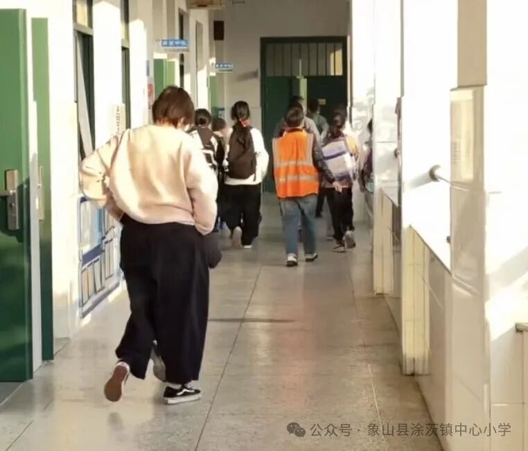 聚焦校車安全，筑牢生命防線——涂茨小學(xué)校車安全應(yīng)急演練紀(jì)實(shí)
