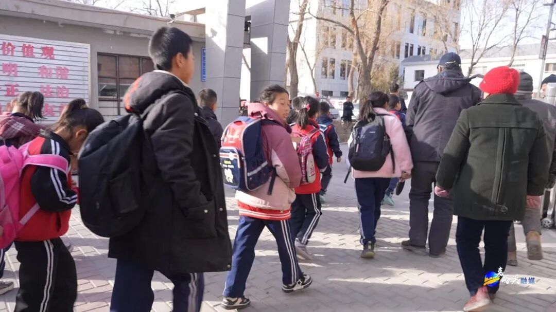 投入95.8萬元！好消息！嘉峪關這248名學生可以免費乘坐校車~