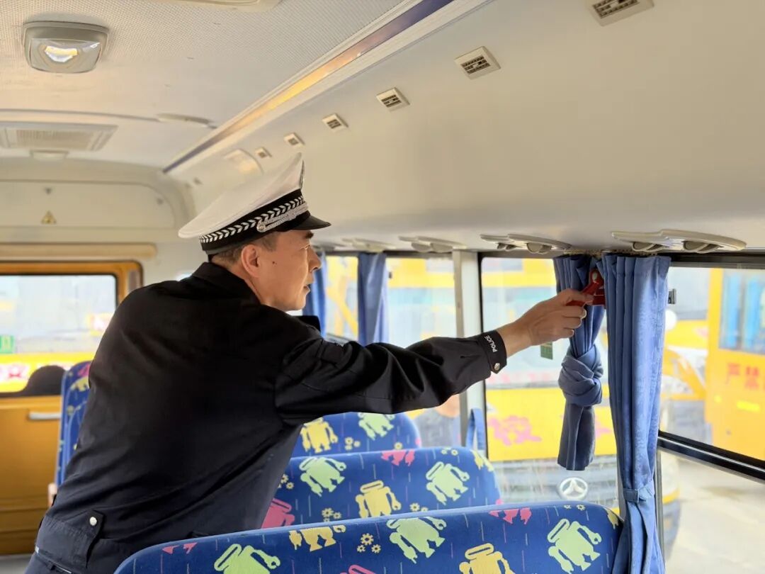 【護(hù)航開學(xué)季】博羅公安嚴(yán)把校車“安全關(guān)”