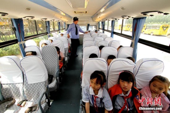 天津：小學生校車也有牌照 家長可手機還能手機定制線路