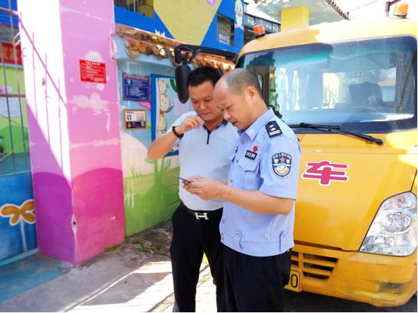 廣東佛岡從源頭上對校車加強(qiáng)管理