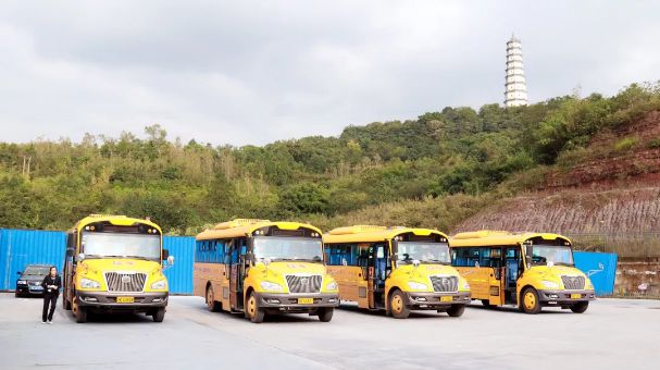 校車“起火”！內江這所學校的孩子們都沒慌亂...