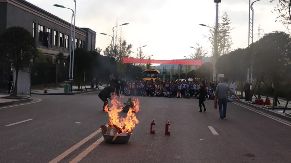 校車“起火”！內江這所學校的孩子們都沒慌亂...