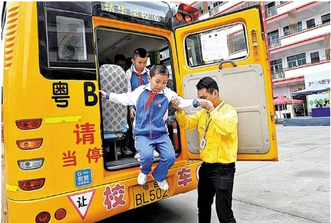 光明區加強校車日常安全管理