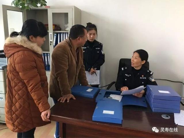 靈壽縣公安交警大隊(duì)深入校車(chē)服務(wù)公司開(kāi)展督導(dǎo)檢查