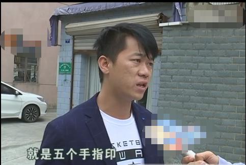 孩子校車上被打耳光，父親找到學校要說法，校長：老師心情不好