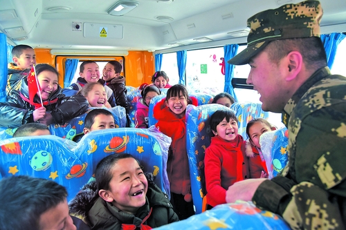 新疆：牧區孩子有了新校車
