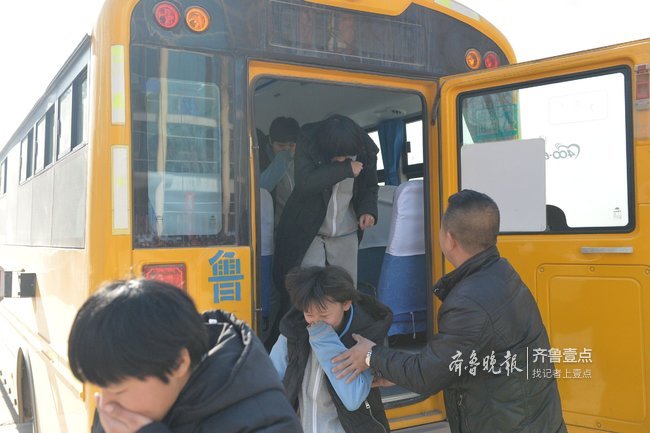 校車碰撞私家車著火？別慌！這是在應(yīng)急演練