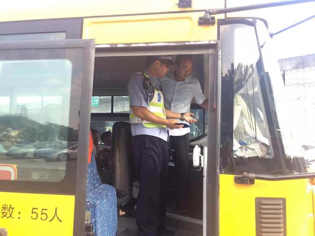 東莞交警開展集中整治重點車輛交通違法行為專項攻堅行動