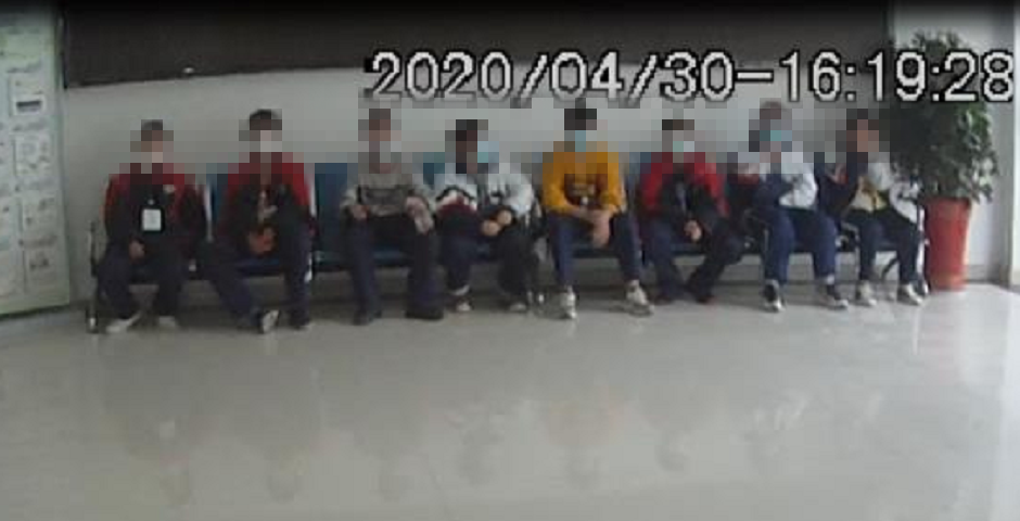 一人35元？響水境內(nèi)出現(xiàn)一輛“假”校車，被民警當(dāng)場(chǎng)攔下