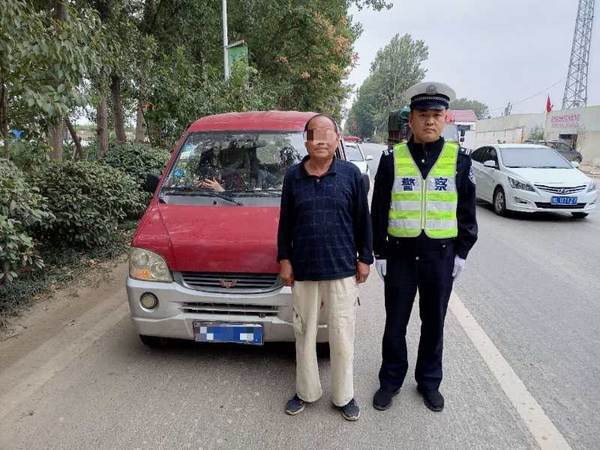 漯河：巧！同一個地點(diǎn)，倆陳姓“黑校車”駕駛員同時被查