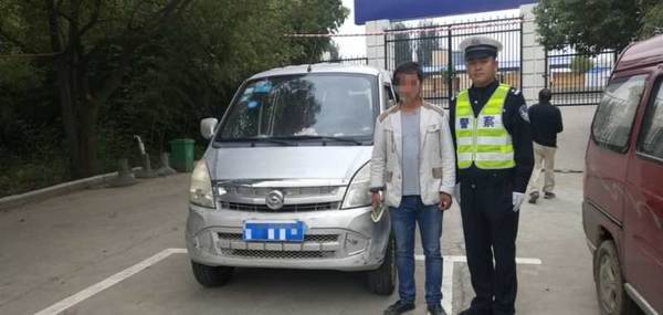漯河：巧！同一個地點(diǎn)，倆陳姓“黑校車”駕駛員同時被查