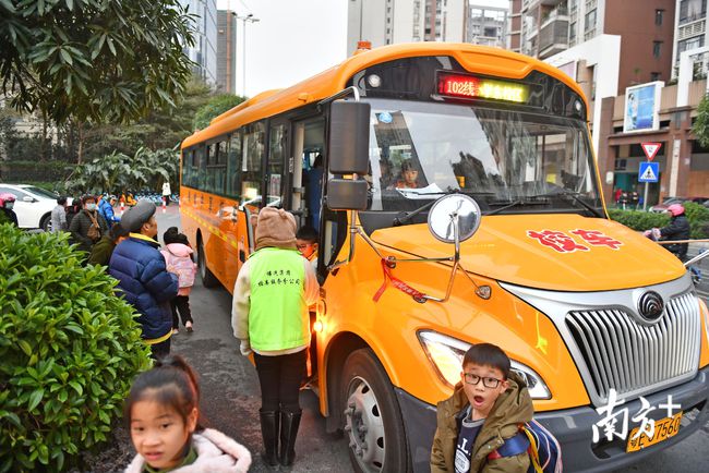 廣東佛山：共享校車、無紙化報(bào)名……禪城這樣為教育服務(wù)賦能升級(jí)