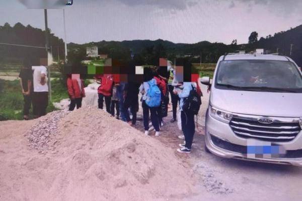 江西一輛7座“黑校車”超員142% 法院判了！