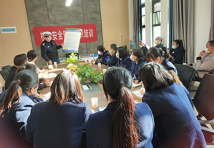 交通安全知識(shí)講校園_副本.jpg