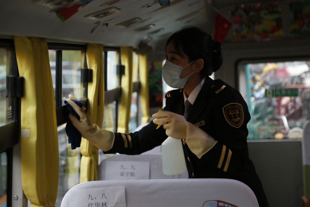 “大鼻子”校車開進(jìn)嶗山9年了，護(hù)航山區(qū)孩子上學(xué)路