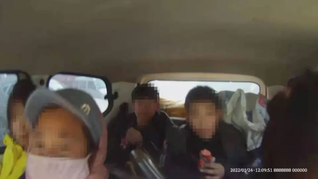 道路交通安全大會(huì)戰(zhàn)|違法案例大曝光（第九期）黑校車還超員，有必查、查必罰！
