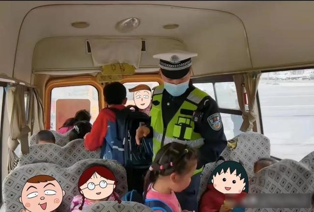 杜絕校車超員，紅安警方嚴格把關