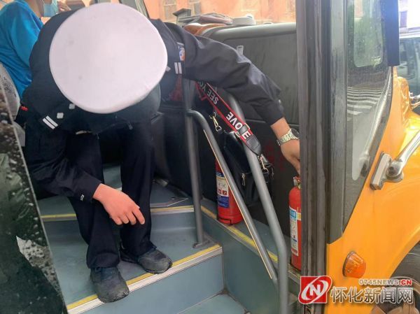 洪江區(qū)：開展校車安全檢查 確保師生上放學安全