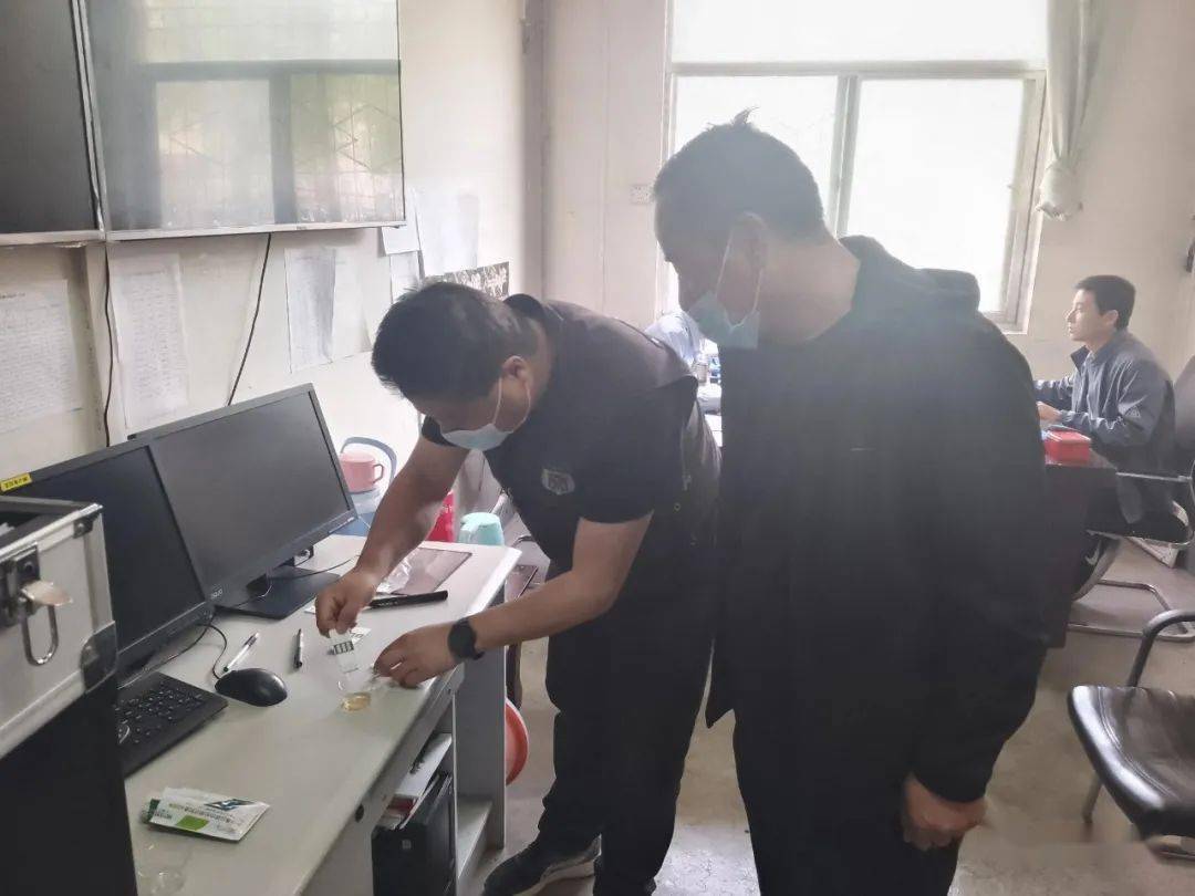 淳化縣開(kāi)展全縣校車(chē)司乘人員吸毒檢測(cè)大排查