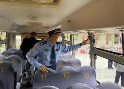長(zhǎng)安交警：四項(xiàng)舉措、“三零”要求，校車十年安全行