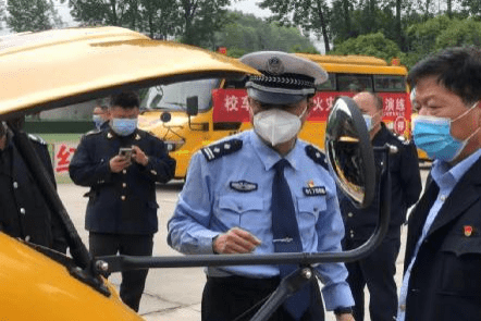 長(zhǎng)安交警：四項(xiàng)舉措、“三零”要求，校車十年安全行