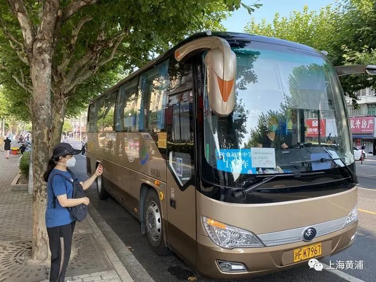 校車點(diǎn)對(duì)點(diǎn)：“上學(xué)路上有我們守護(hù)！”
