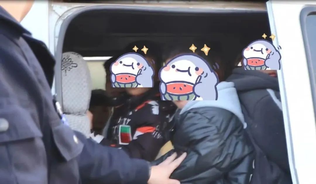 嚴(yán)懲！這個“黑校車”司機(jī)被警方刑事立案！學(xué)校亦被罰！