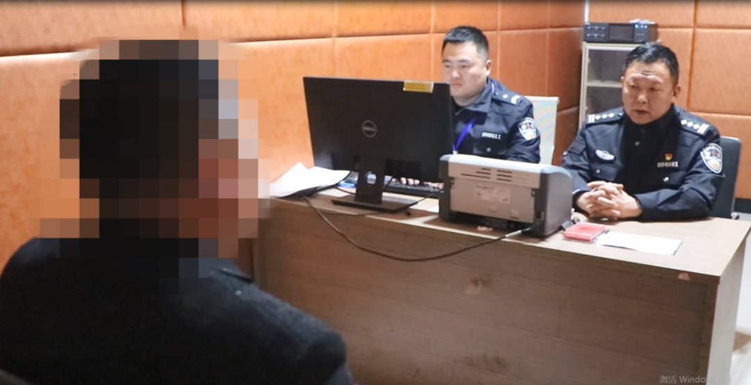 嚴(yán)懲！這個“黑校車”司機(jī)被警方刑事立案！學(xué)校亦被罰！