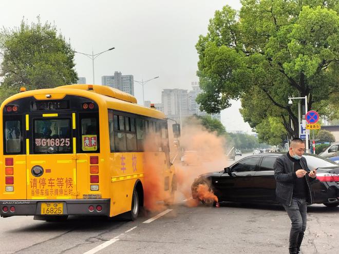 打造平安校園！2023年鄂城區(qū)校車安全應(yīng)急演練成功舉行
