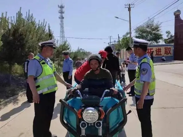 白水公安交警再掀接學車輛違法專項整治行動全力守護學生安全