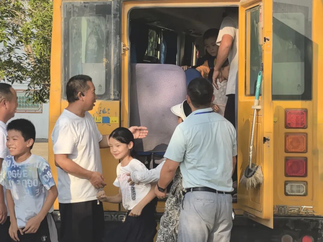 以練筑安全，守護上學路——古埠鎮中心小學開展校車安全應急演練