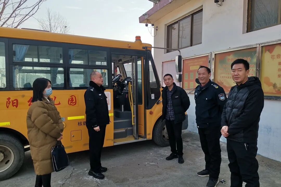 【安全檢查】縣教體局聯合縣公安局交警大隊開展校車安全專項檢查